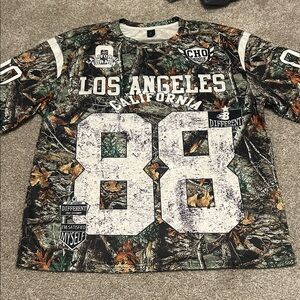 Camouflage Graphic Jersey Material T-Shirt with Los Angeles Print Size Small